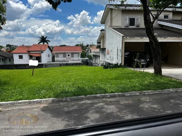Lote/Terreno em Santana de Parnaíba - Alphaville