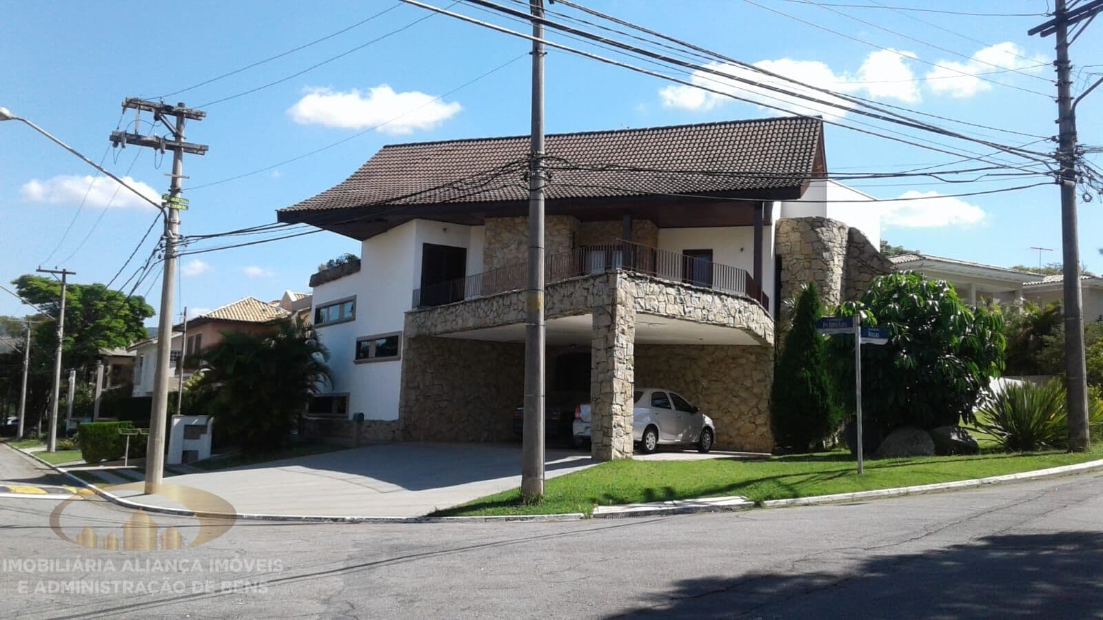Vendo Casa em Condominio fechado