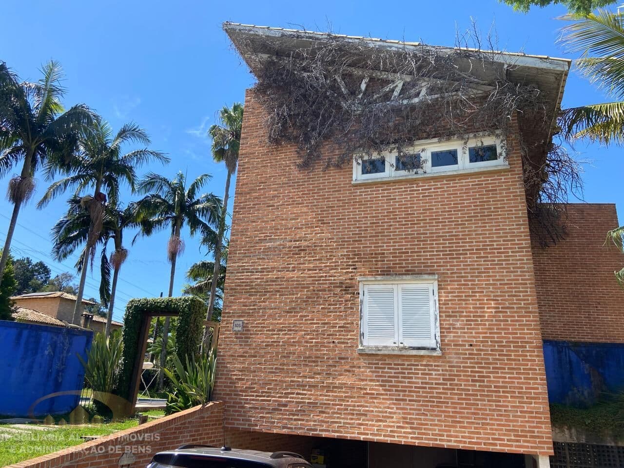 Vendo Casa em Condomínio Fechado