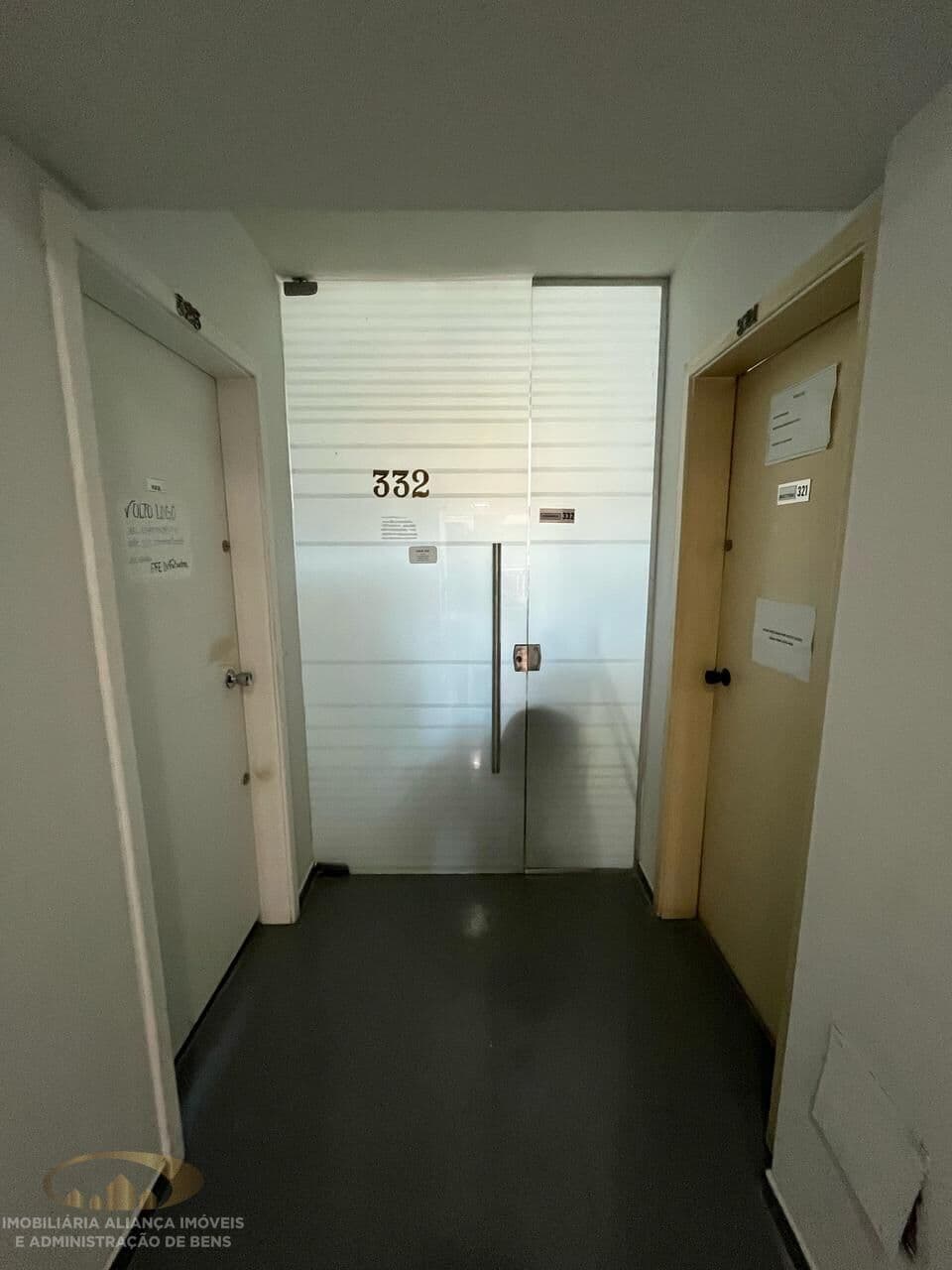 Sala Comercial em Alphaville, Santana de Parnaíba/SP