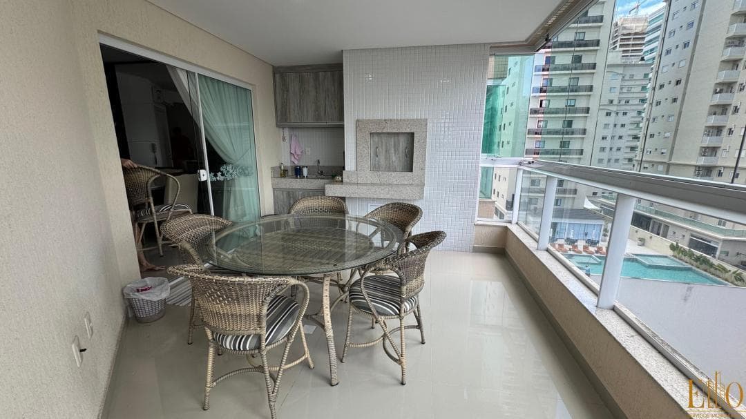 SOLAR IMPERIAL 120 m 1 Suíte + 2 dormitórios Sacada ampla com churrasqueira Apartamento Padrão