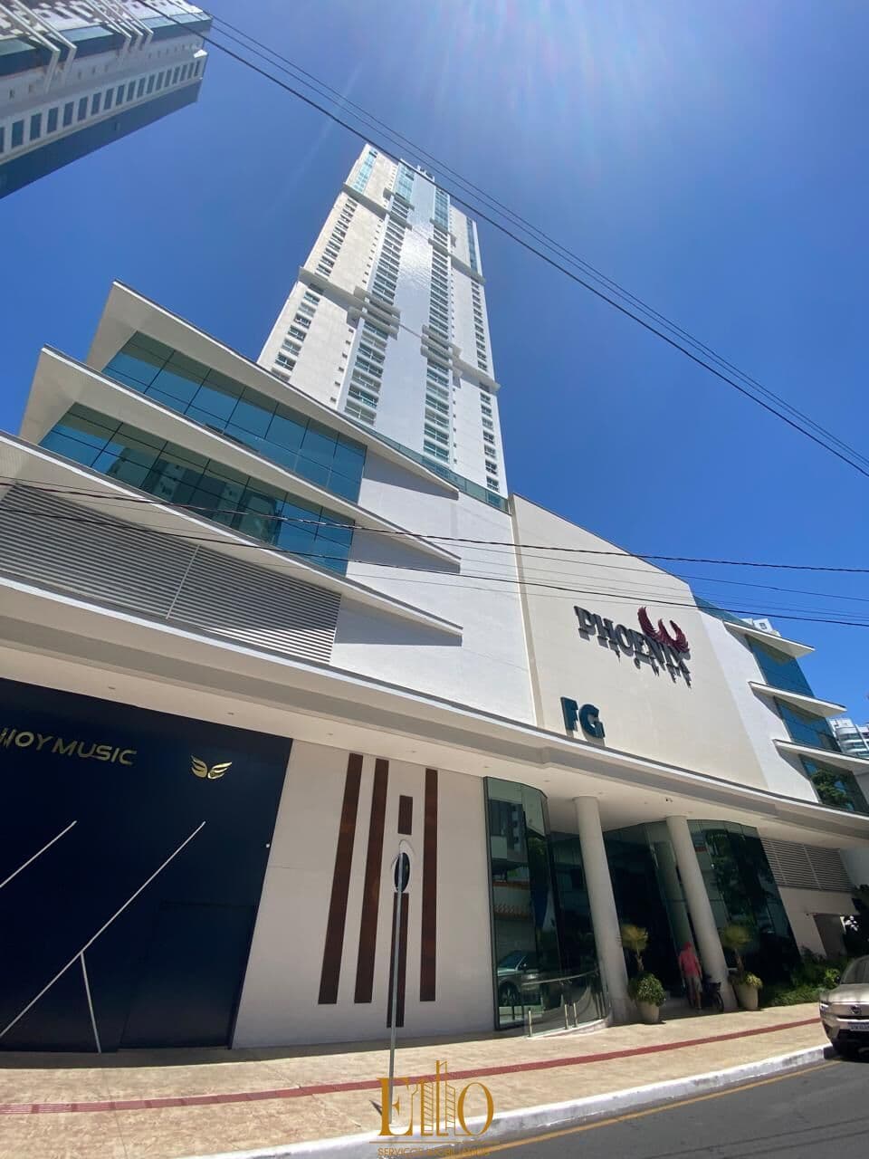 Apartamento Alto Padrão no edifício Phoenix Tower com 3 suítes na Barra Sul em Balneário Camboriú