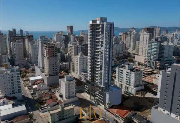 NOVO! Apartamento Sunny Place, 03 Suítes + 3 Vagas de garagem, Andar alto. Meia Praia em Itapmema/SC