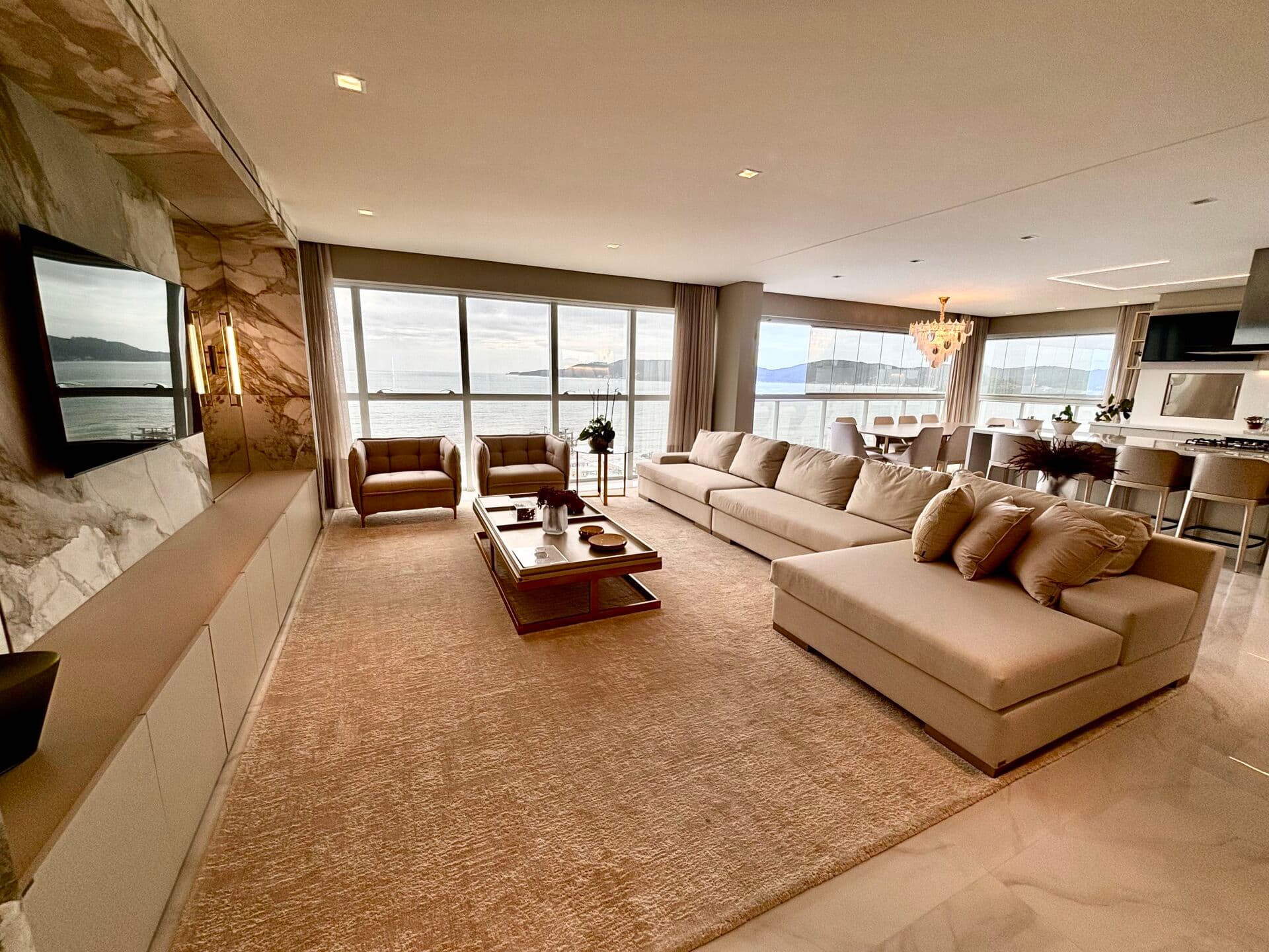 Edifício Albamar Residence , 4 Suítes e 3 vagas. Frente pro MAR. próximo ao píer