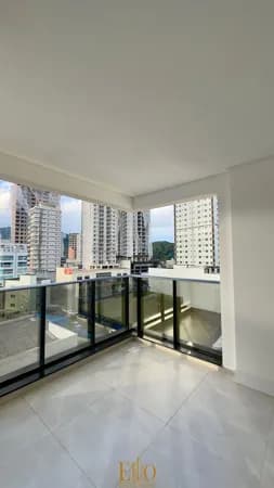 Apartamento Alto Padrão, Ed. Sol Nascente. 03 Suítes + 02 Vagas de garagem. Centro de itapema /SC