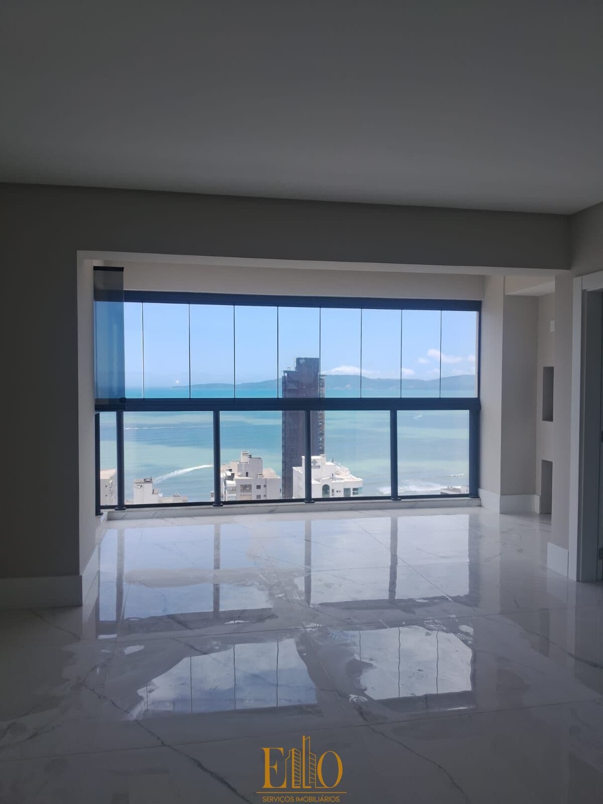 Apartamento Grand Mirage, 03 Suítes + 03 Vagas, Centro de Itapema/ SC