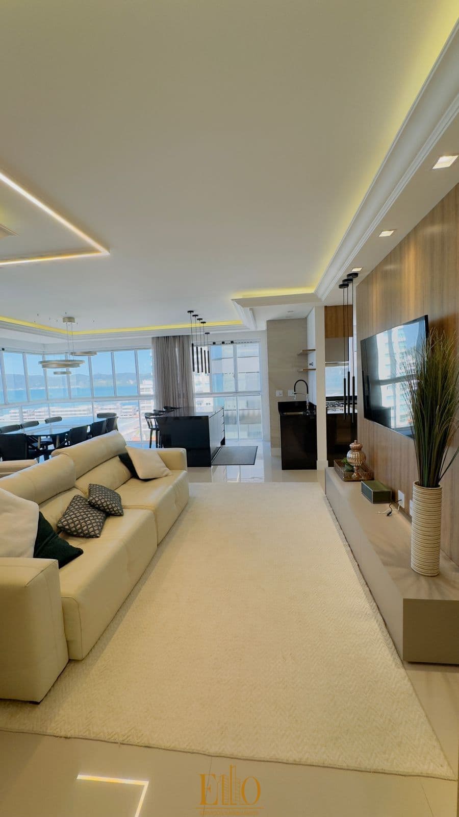 Apartamento Alto Padrão Marie Antoinette, 4 Suítes + 3 Vagas. Quadra Mar. Itapema /SC