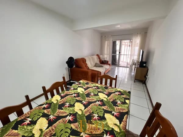 Apartamento à venda, Ed. Joaçaba 01 Suíte + 3 dorm. com 4 com sacadas + 01 Vaga privativa. Frente Nereu Ramos. Meia Praia em Itapema /SC