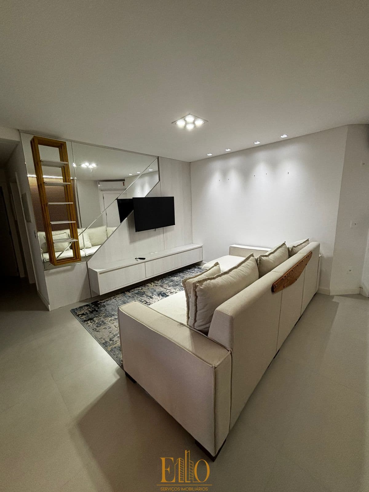 Apartamento Alto Padrão, 03 Suítes e 02 Vagas, Meia Praia em Itapema /SC