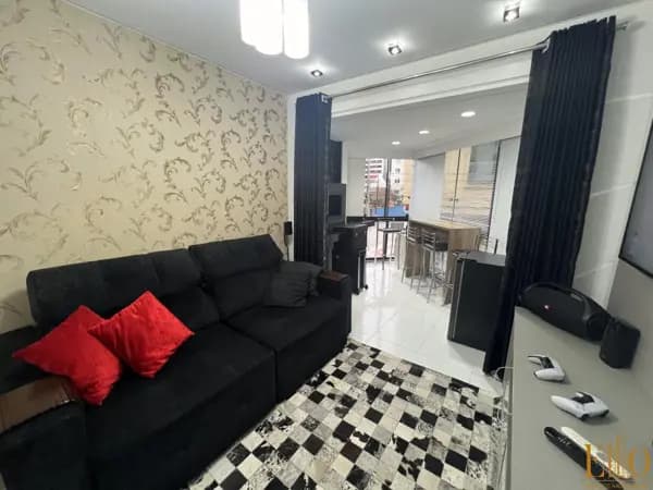 Apartamento diferenciado, 03 quartos sendo 01 Suíte, Mobiliado.