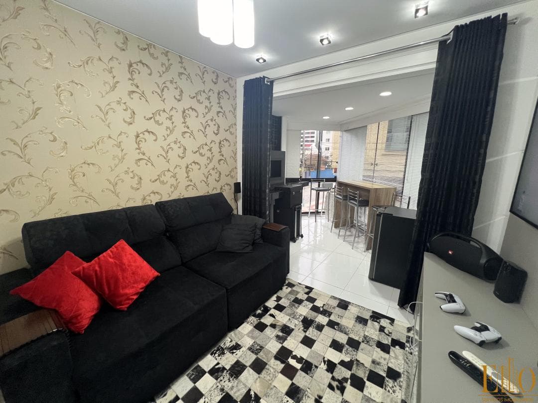Apartamento diferenciado, 03 quartos sendo 01 Suíte, Mobiliado.