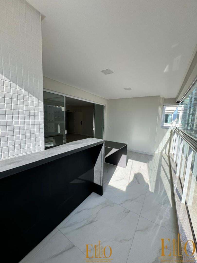 Edifício Residencial Zimmermann, 03 Suítes + 2 Vagas. Meia Praia em Itapema/SC