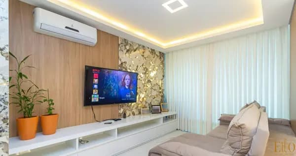Apartamento mobiliado, Siena Tower, 03 Suítes e 03 Vagas. No coração da Meia Praia. Lazer completo.