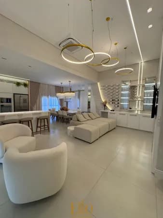 Apartamento Alto Padrão com 220 metros. 04 Suítes e 05 Vagas. Meia Praia em Itapema /SC