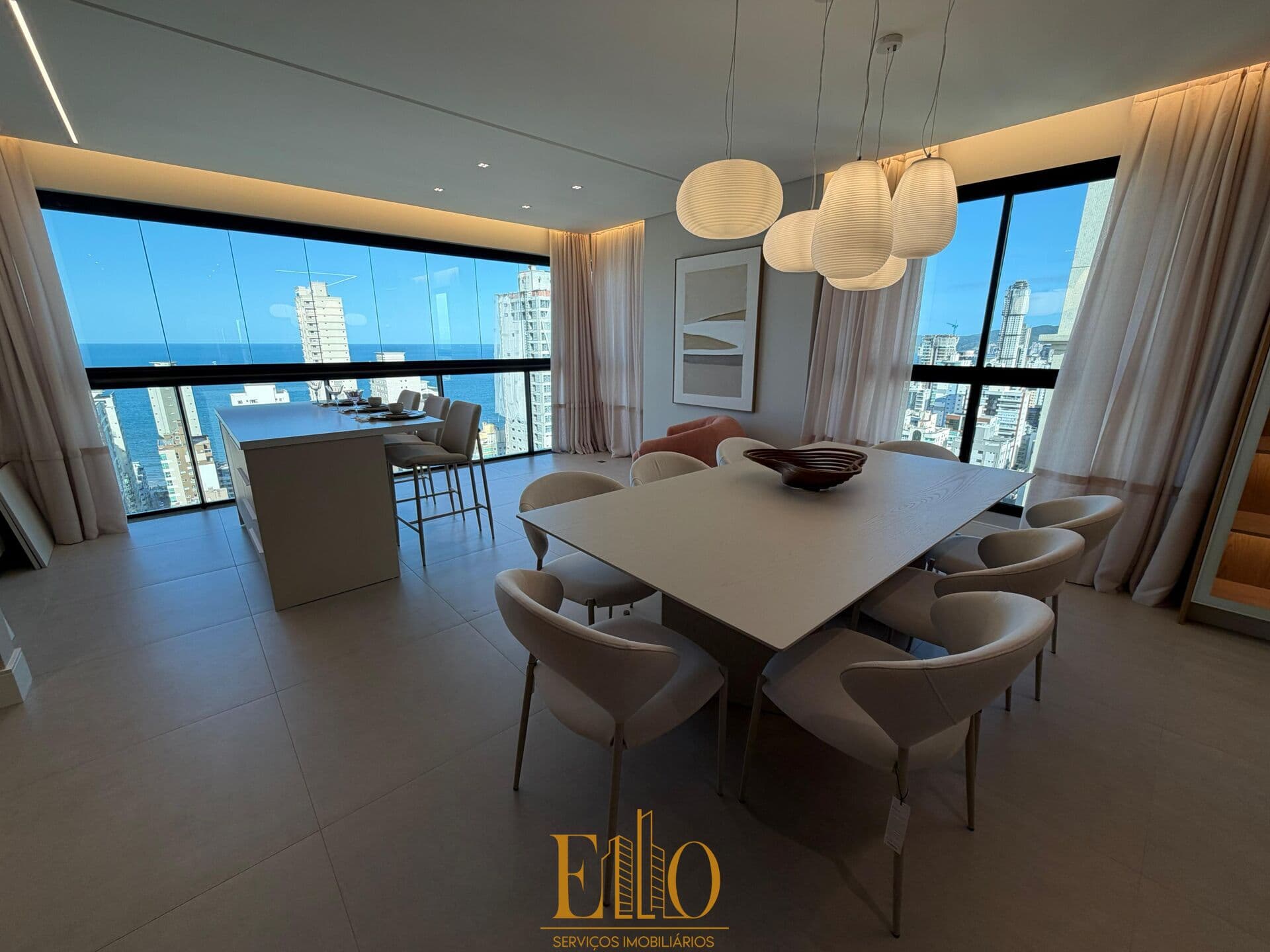 Edifício Residencial Dom Benedito, 03 suítes, 03 vagas, 300m do mar - Meia Praia Itapema/SC.