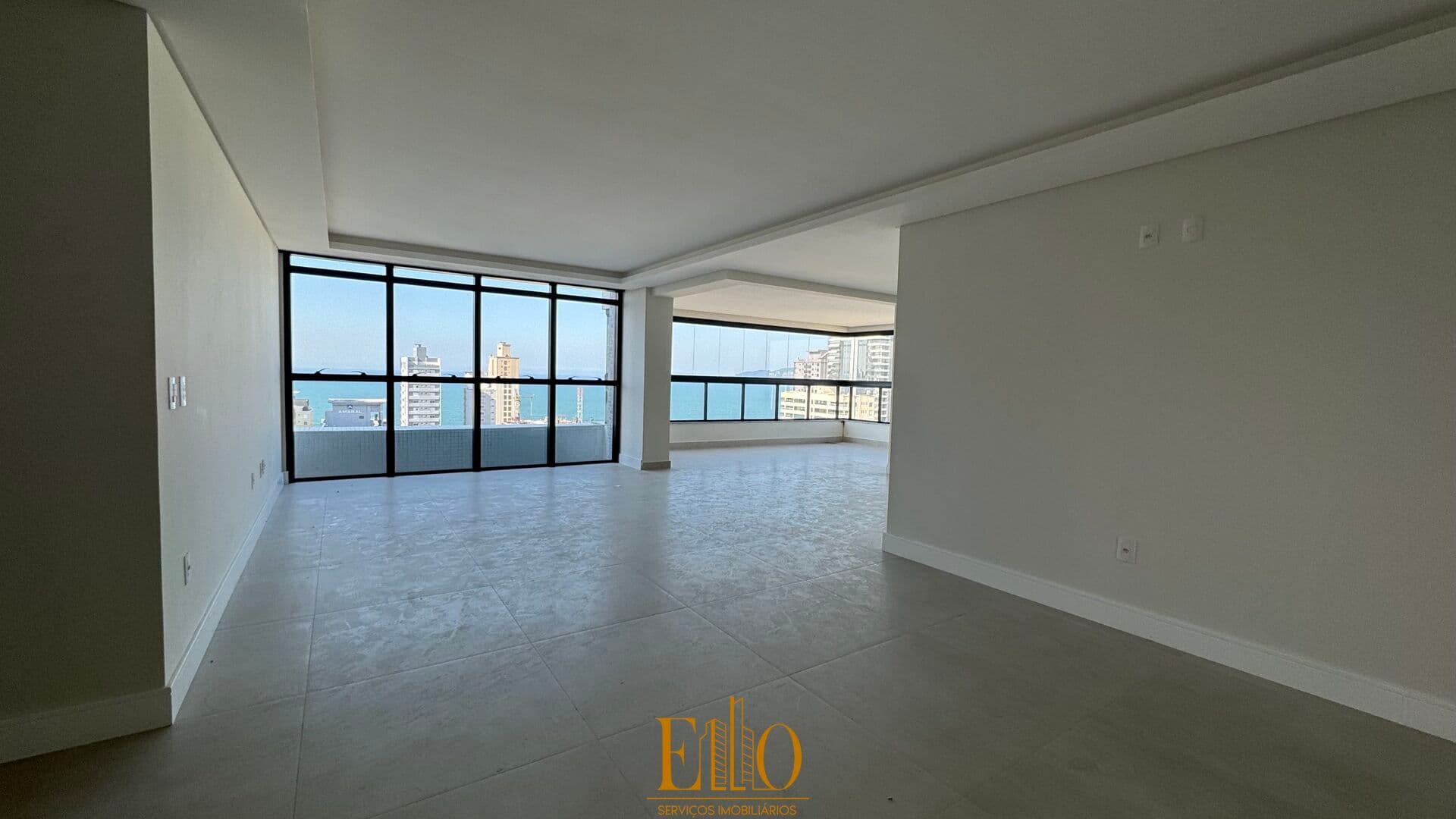 Apartamento no Edifício Times Square de 4 suítes com vista mar