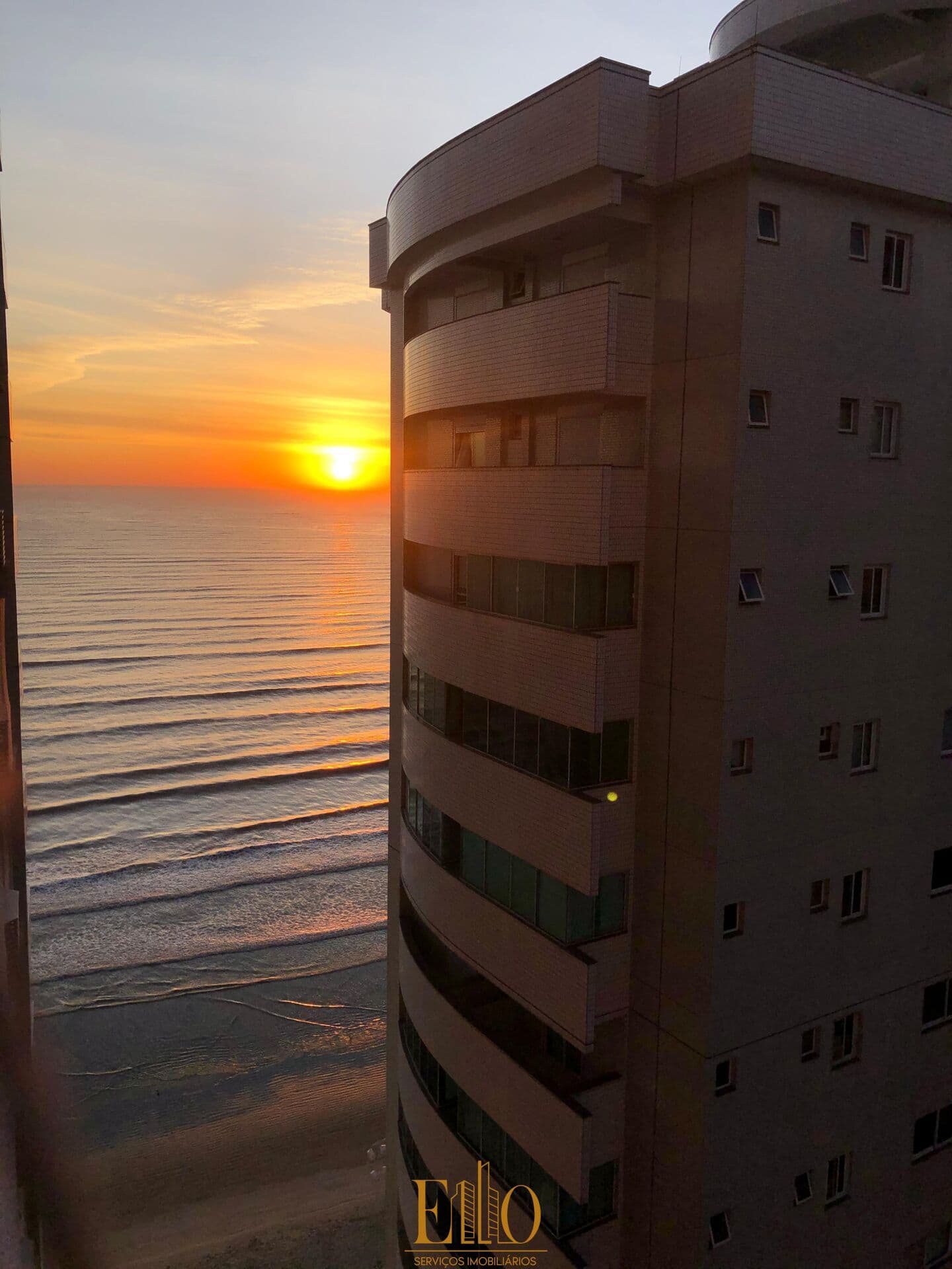 Apartamento lateral Residencial Dona Anna frente mar na Barra Sul com 3 dormitórios em Balneário Camboriú