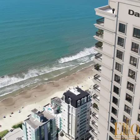 Apartamento La Martina, 04 Suítes + 03 Vagas. Vista MAR! Meia Praia em Itapema/SC