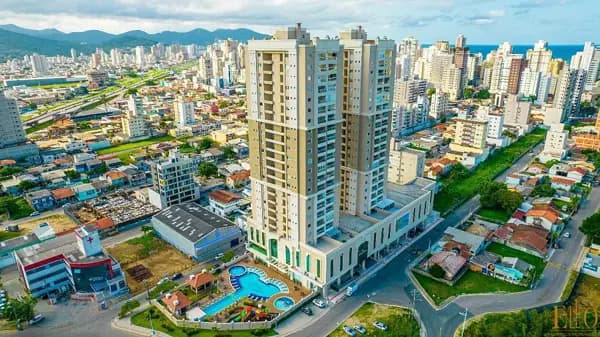 Apartamento Alto Padrão, 02 Suíte + 01 dorm. Vila das Aroeiras, 02 Vagas. Meia Praia em Itapema /SC