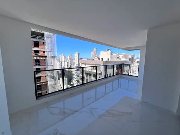 Apartamento à venda, Edifício Messina 03 Suítes + 02 Vagas. Meia Praia em Itapema/SC