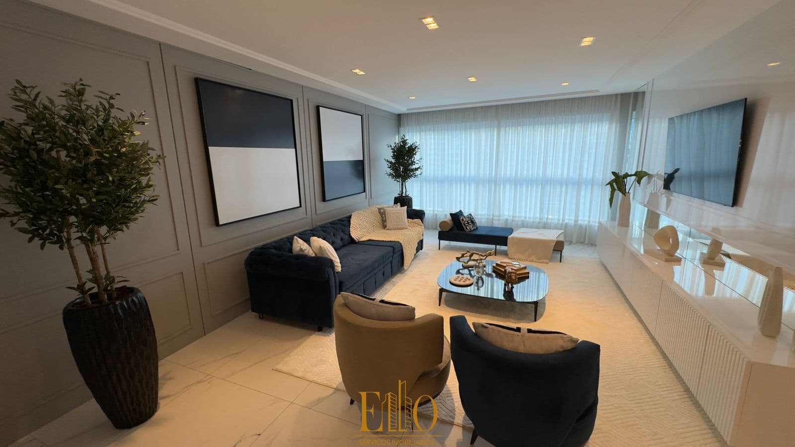 Apartamento de Alto Padrão, Edifício Vogue 04 Suítes + 03 Vagas, mobiliado vista mar!