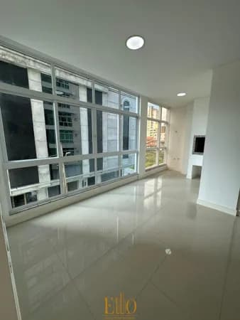 Apartamento em Meia Praia, Itapema/SC