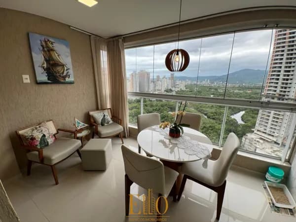 Apartamento Ed. Vila das Aroeiras Home Club, 01 Suíte + 1 dorm. Vista para área de preservação . Meia Praia / Itapema -SC