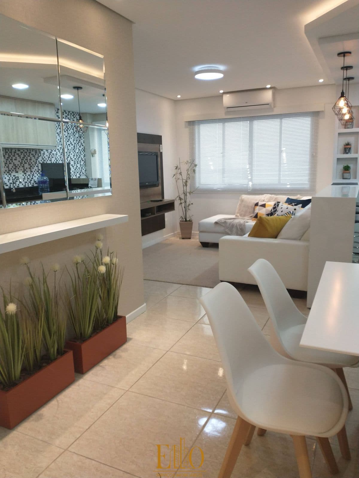 Apartamento com 2 dormitórios, 01 vaga. centro de itapema. mobiliado