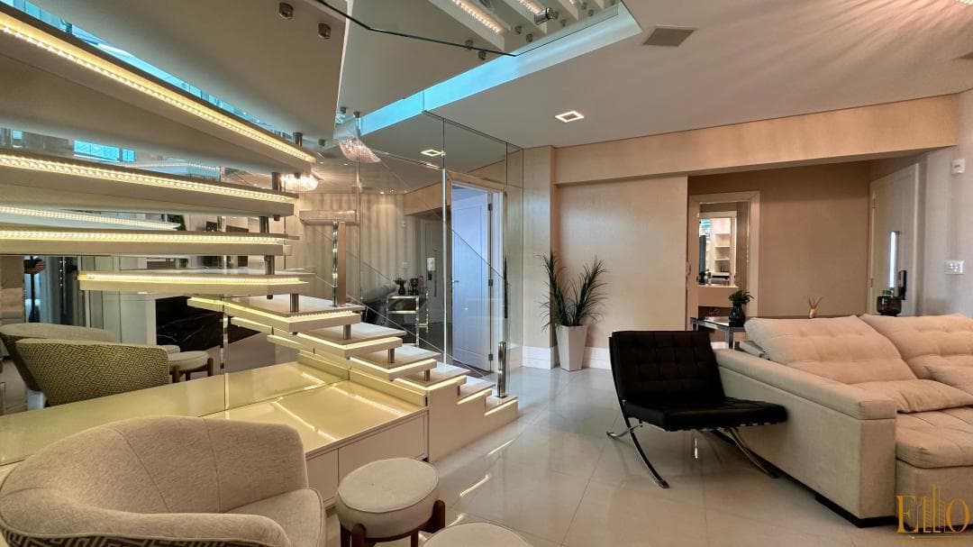 Apartamento Cobertura Duplex, em Balneário Camboriú-SC Edifício Royale 4 Suítes