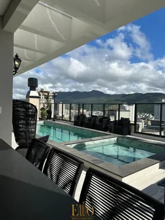 Residencial Parigi, na Meia Praia