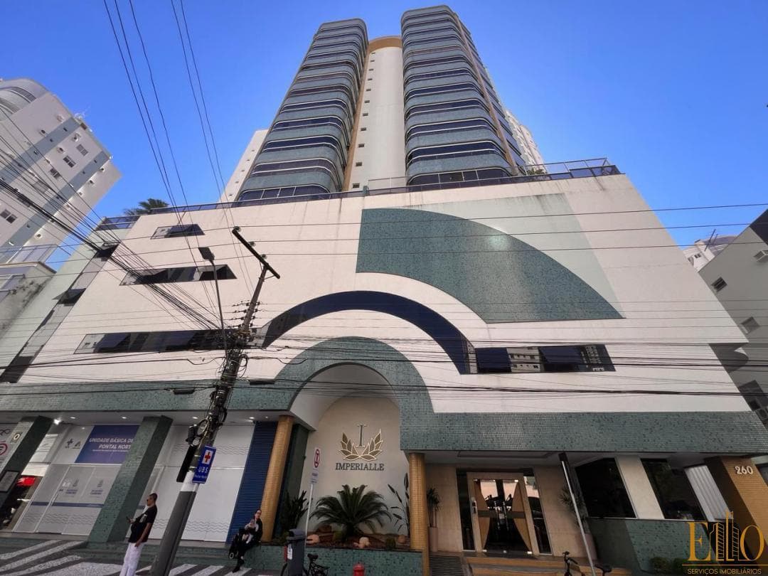 Apartamento Padrão de 3 dormitórios com vista mar na Barra Norte