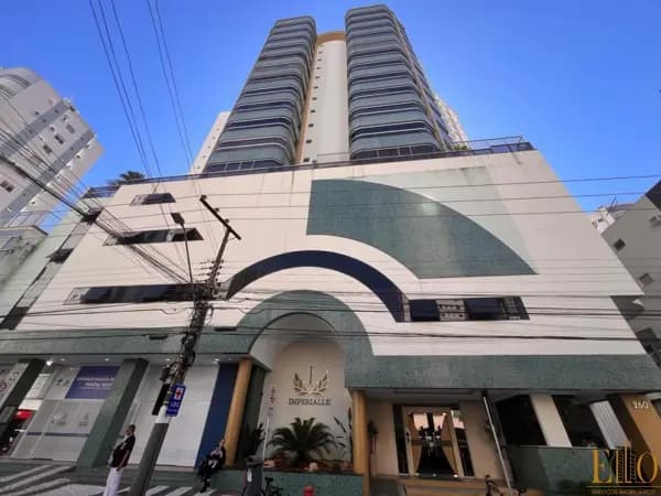 Apartamento Padrão de 3 dormitórios com vista mar na Barra Norte