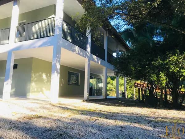 Sitio em Tijucas à venda, com 04 Dormitórios sendo 02 Suítes- SC