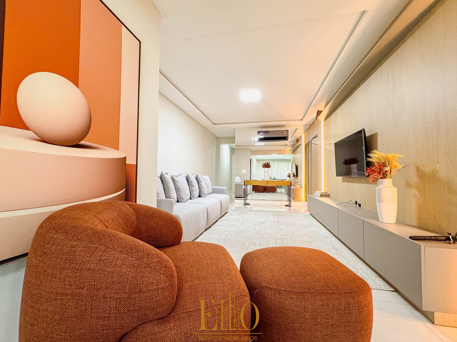 Apartamento no Edifício Jóia do Oceano, 04 Suítes + 03 vagas. Mobiliado e equipado. Meia Praia em Itapema /SC