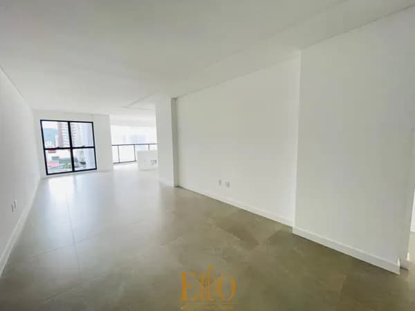 Edifício Residencial Porto Valência, 03 suítes, 02 vagas, 500m do mar - Meia Praia Itapema/SC.