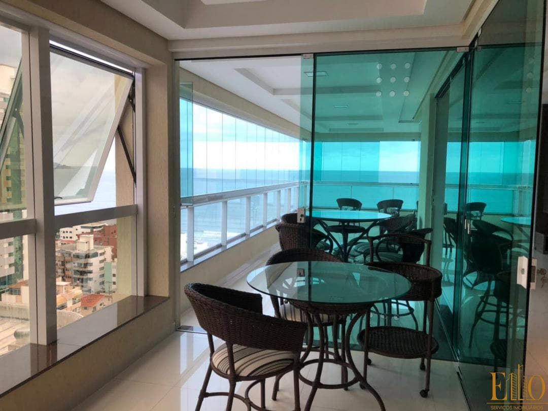 Apartamento com vista mar! 05 Suítes sendo 01 Master + 03 Vagas privativa.