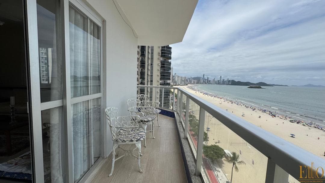 Apartamento Frente mar EXCLUSIVO com 4 dormitórios e 2 vagas em Balneário Camboriu/ SC