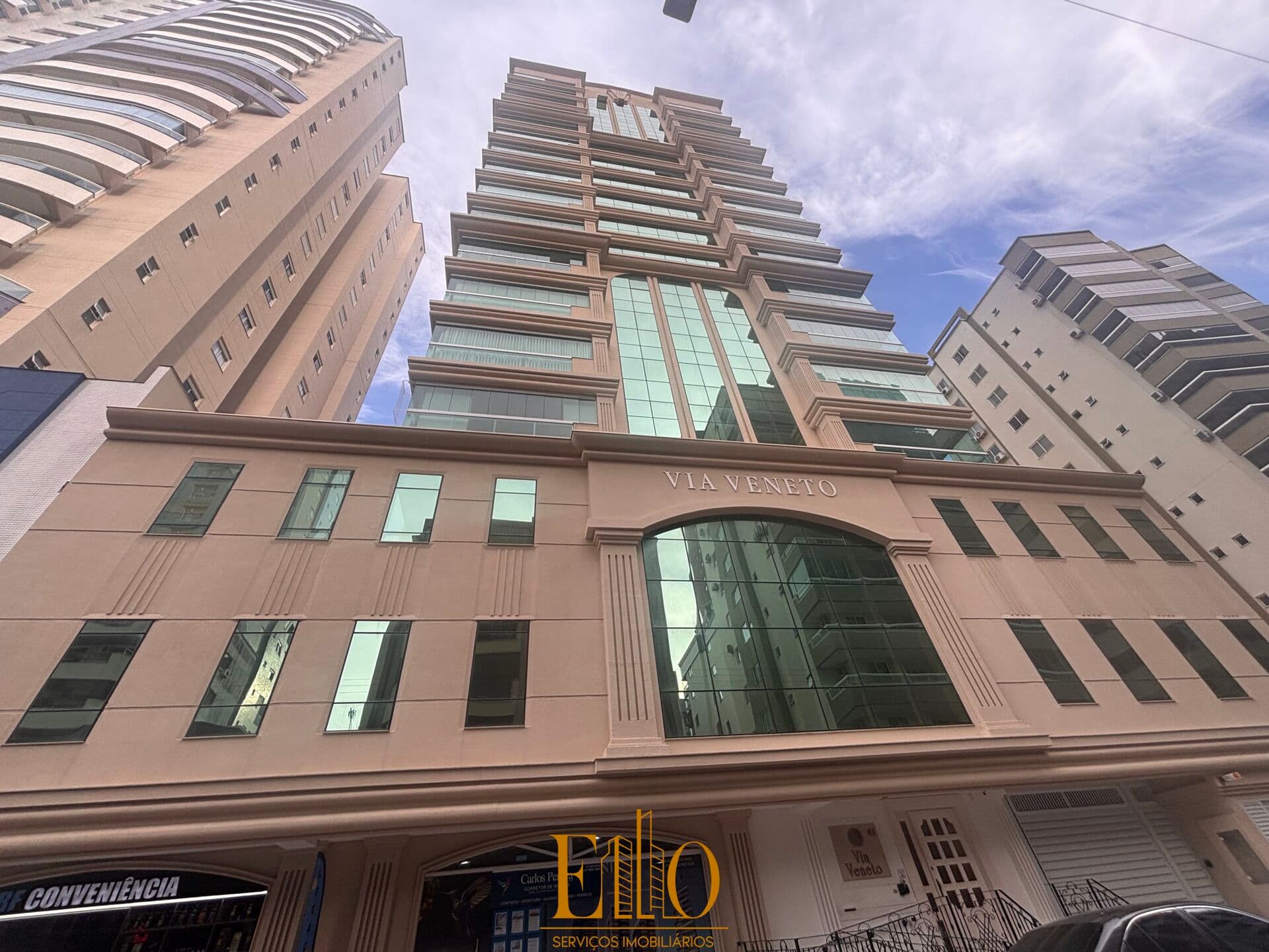 Via Veneto Residence, 4 suítes na Meia Praia