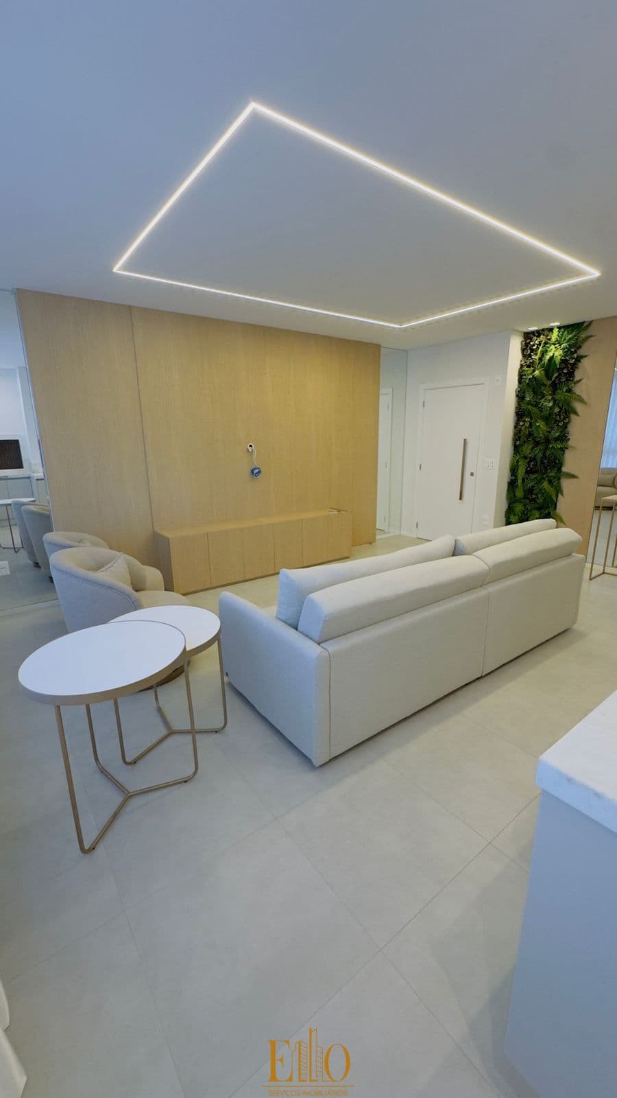 Apartamento Alto Padrão, 03 Suítes + 02 Vagas. Canto da praia em Itapema /SC