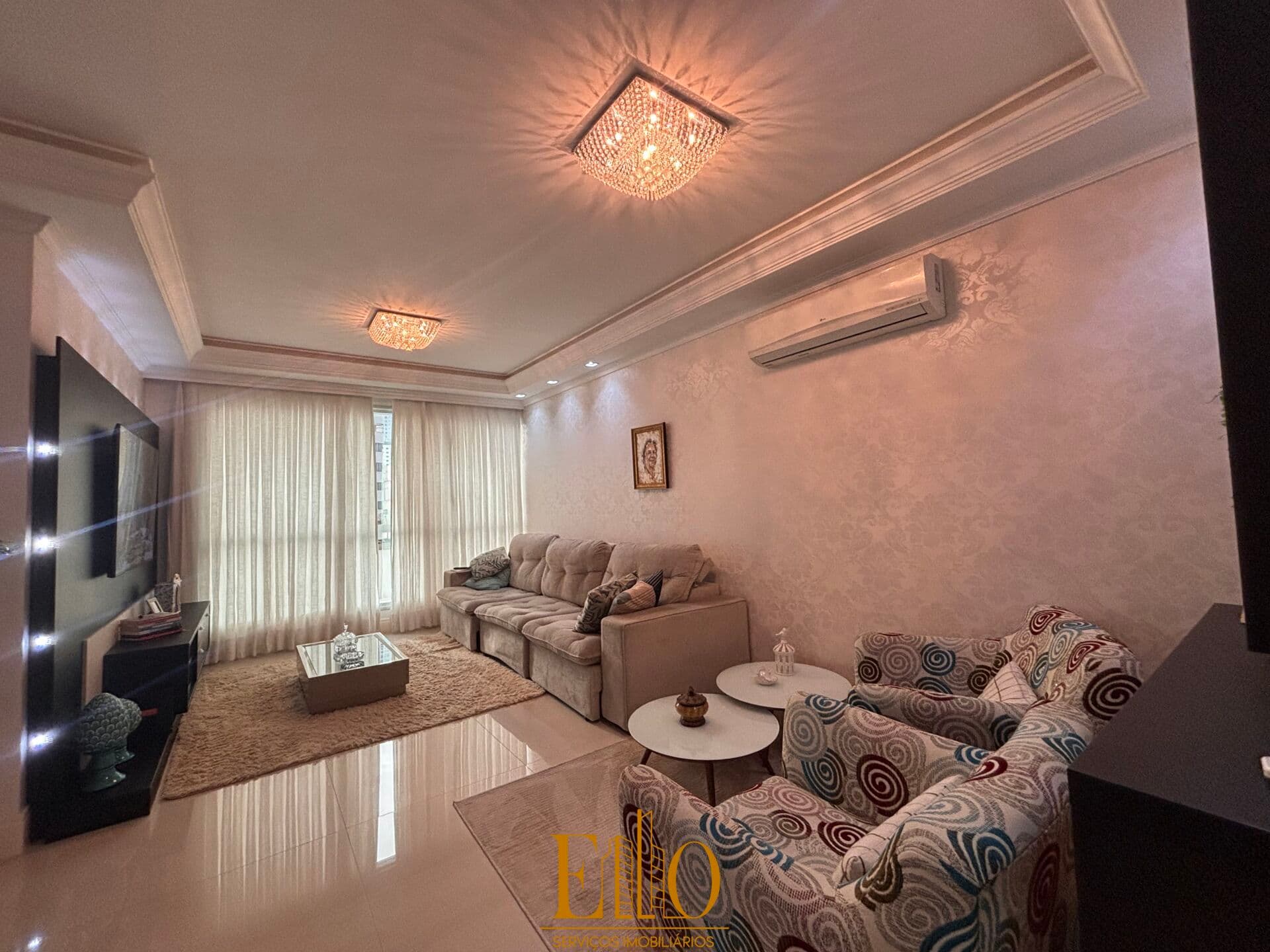 Apartamento à venda no Residencial Via Veneto bairro Meia Praia - Itapema/SC