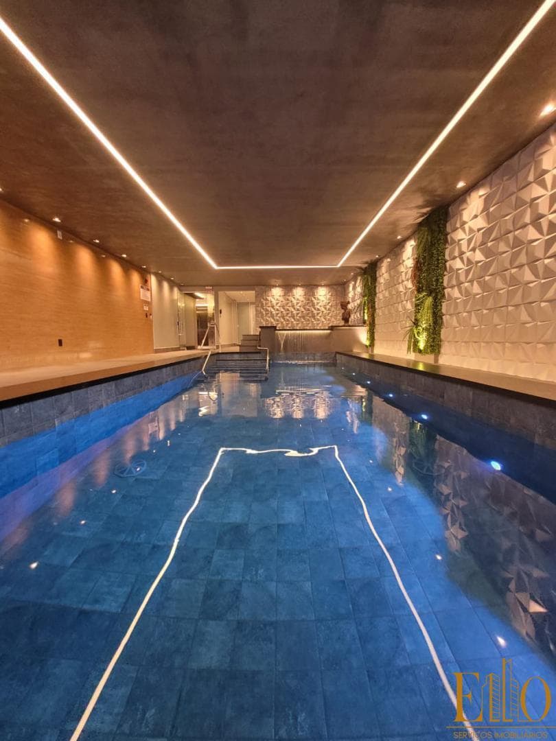 Apartamento Edifício Ilhas Canárias com 3 suítes em Meia Praia
