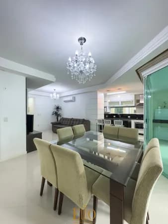 Apartamento mobiliado À Venda, Excelente localização na Meia Praia em Itapema / 3 Suítes + 02 Vagas
