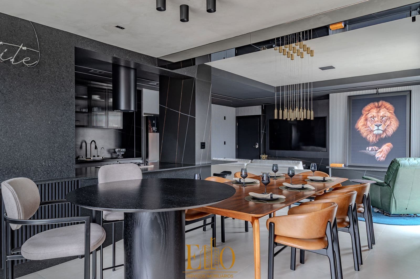 Apartamento Alto Padrão de 3 suítes no Edifício Times Square em Meia Praia | Santa Catarina