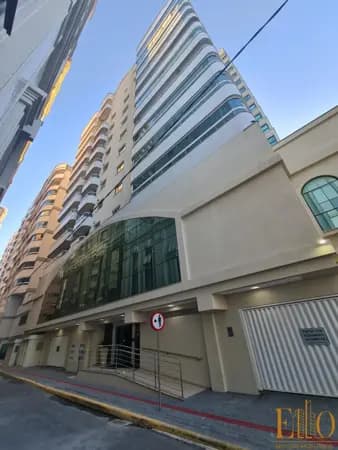 Apartamento Mobiliado na Quadra Mar, 01 Suíte + 02 Demi Suítes, Vista Mar! 02 Vagas de garagem. Até 60x Meia Praia em Itapema/SC