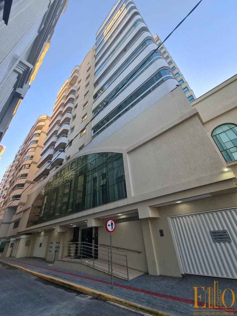 Apartamento Mobiliado na Quadra Mar, 01 Suíte + 02 Demi Suítes, Vista Mar! 02 Vagas de garagem. Até 60x Meia Praia em Itapema/SC