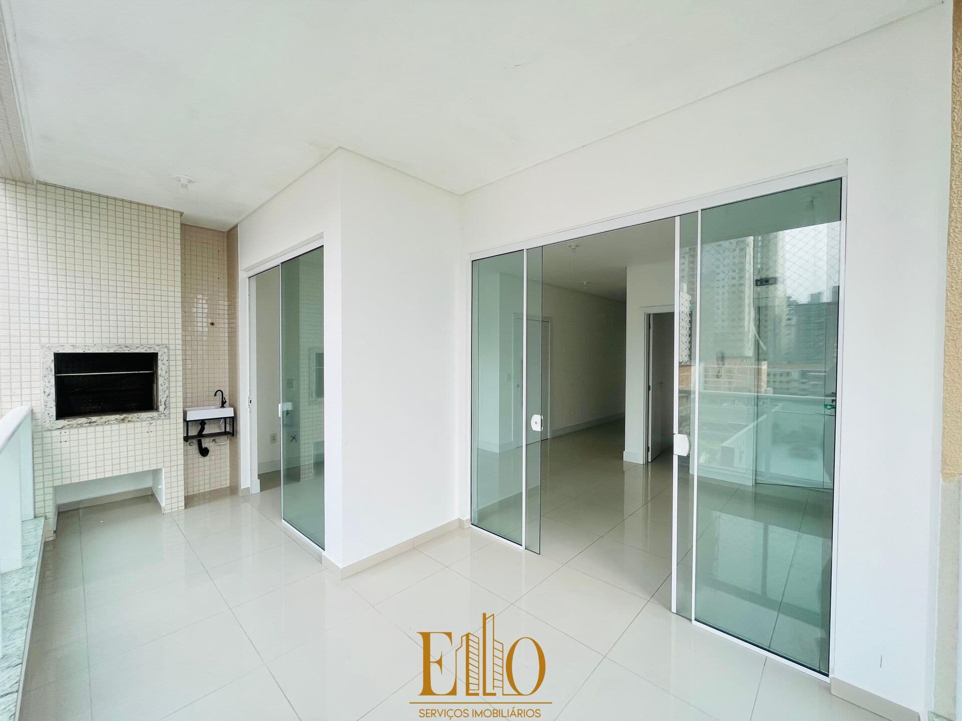 Apartamento Edifício Ária Residence, 03 Suítes + 02 Vagas. Pague em até 84x Meia Praia em Itapema/SC
