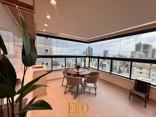 Apartamento Mobiliado Edifício Times Square na Meia Praia, Itapema/SC