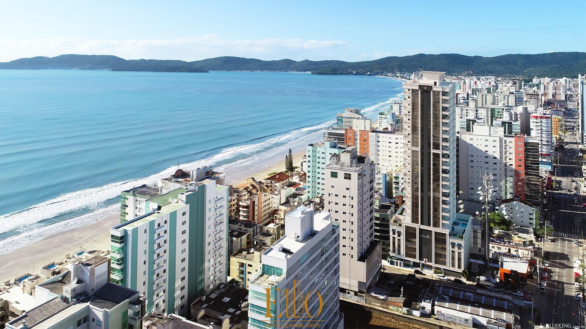 NOVO! Apartamento na quadra do Mar! 03 Suítes + 02 Vagas. Altíssimo Padrão