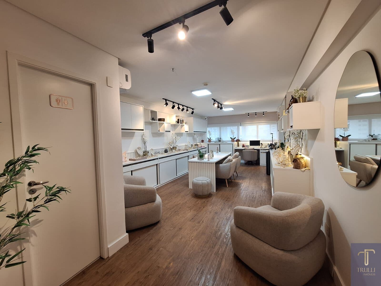 Sala Comercial com 35 m² à Venda – Centro Empresarial Aquarius | Localização Estratégica