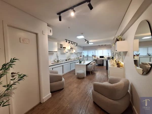 Sala Comercial com 35 m² à Venda – Centro Empresarial Aquarius | Localização Estratégica